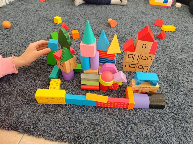 Ciudad de bloques de construcción creada por los peques